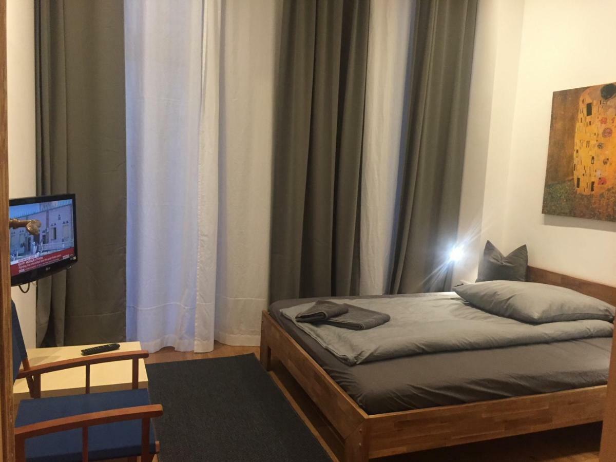 City-Apartment Berlin Charlottenburg Buitenkant foto